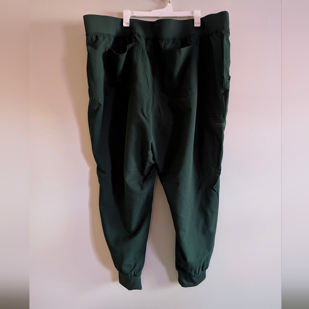 FIGS Women's Zamora Racing Jogger Scrubs In Green SIZE 3XL Petite - Picture 3 of 4